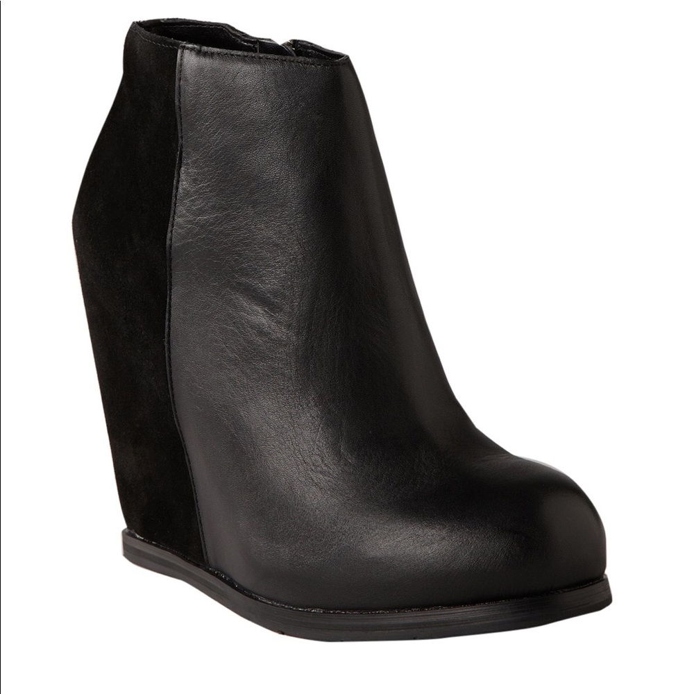 Dolce Vita Heidi Ankle Boot Size 6